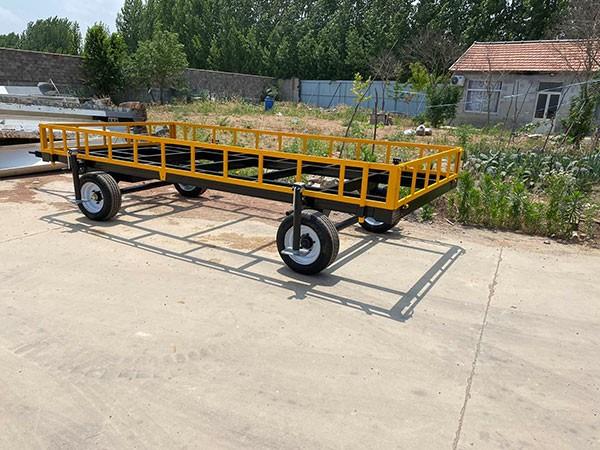 机场行李拖车
